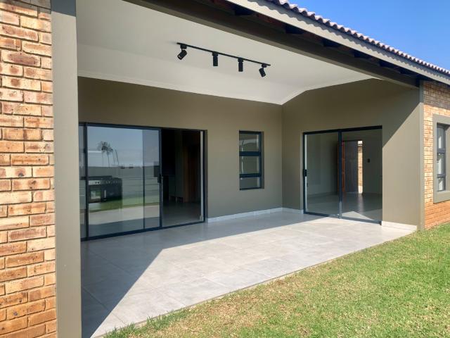 Townhouse for rent in Nooitgedacht, Gauteng