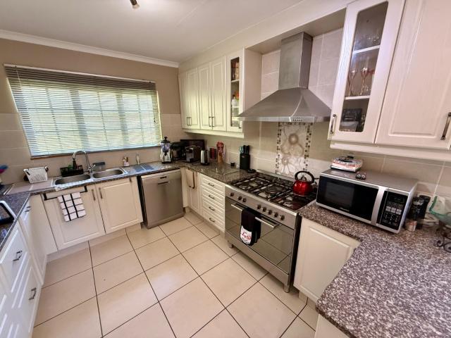 Townhouse for rent in Hillcrest, Kwazulu-natal