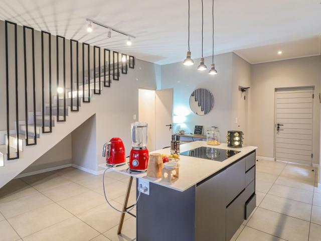 Townhouse for rent in Rosebank, Gauteng