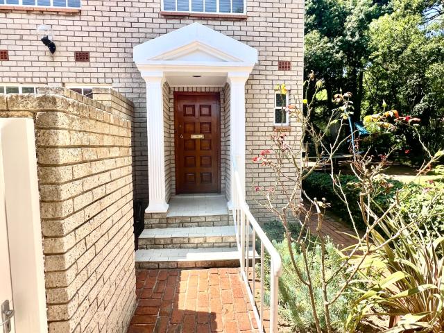 Townhouse for rent in Rosebank, Gauteng