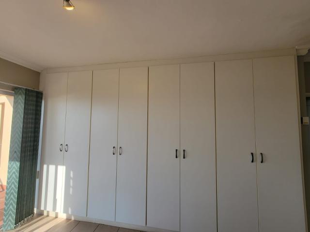 Townhouse for rent in Kingsburgh, Kwazulu-natal