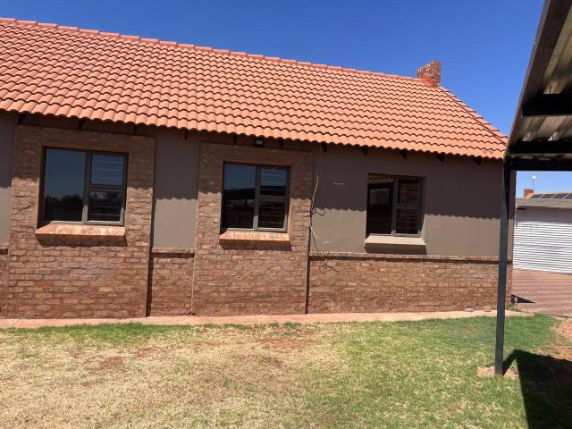 Townhouse for rent in Kgalagadi, Northern Cape