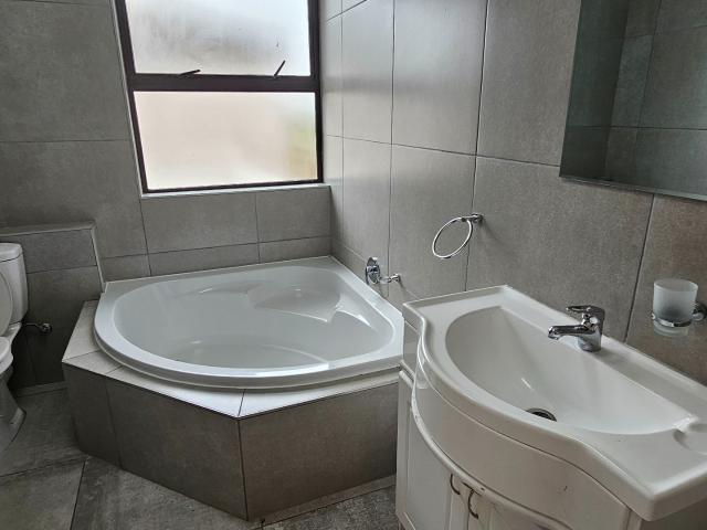 Townhouse for rent in West Coast, Britannia Bay