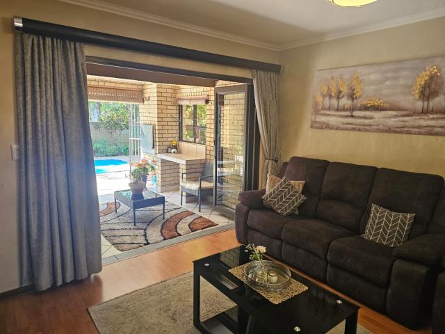 Townhouse for rent in Meer En See, UMhlathuze Municipality