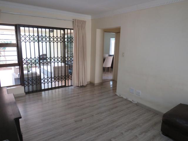 Townhouse for rent in Waterkloof, Gauteng
