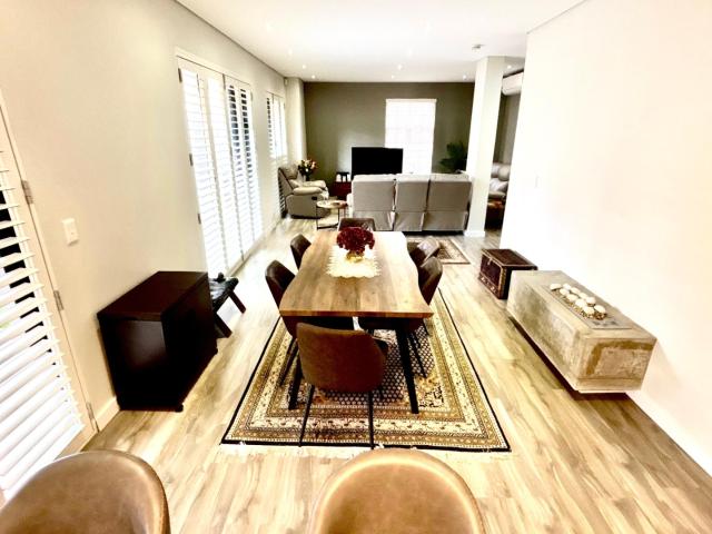 Townhouse for rent in Waterkloof, Gauteng