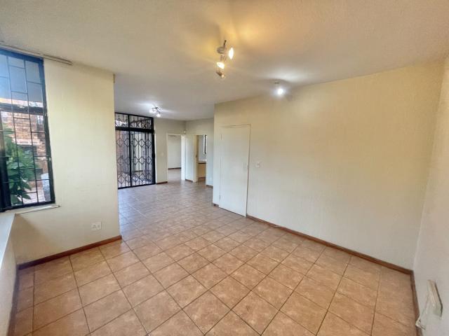 Townhouse for rent in Waterkloof, Gauteng