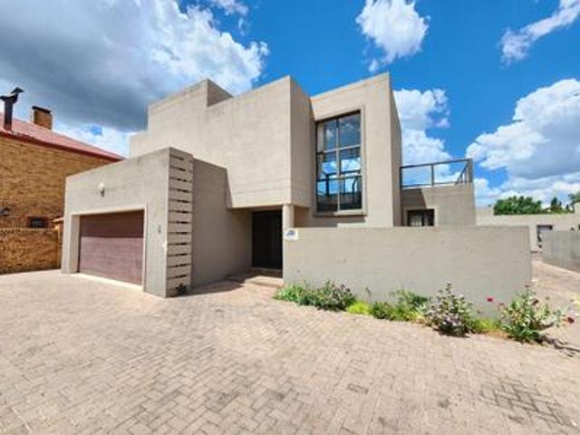 Townhouse for rent in Midvaal, Gauteng