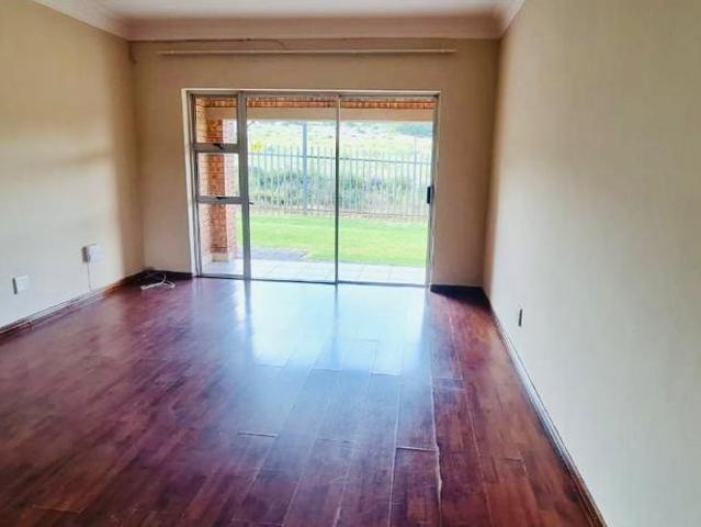 Townhouse for rent in Randhart, Ekurhuleni