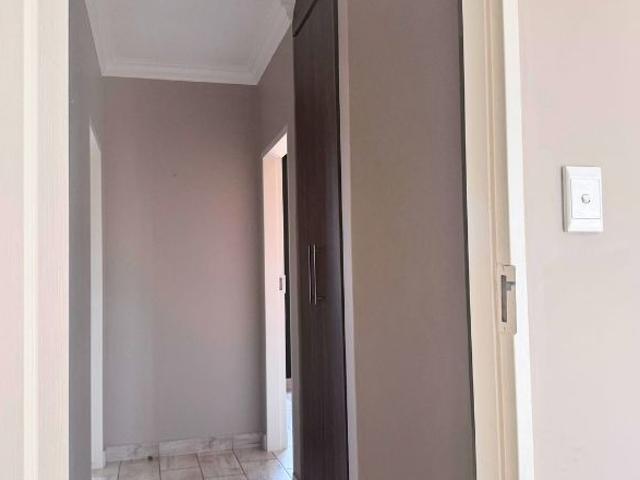 Townhouse for rent in Waterkloof, Gauteng