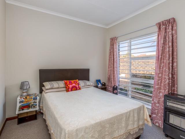 Townhouse for rent in Vosloorus, Gauteng