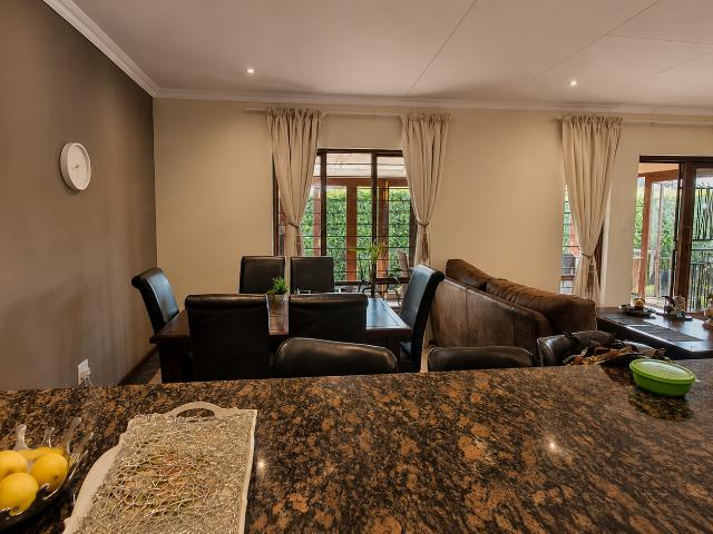 Townhouse for rent in Waterkloof, Gauteng