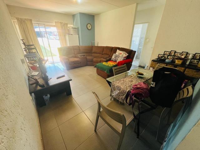Townhouse for rent in Vosloorus, Gauteng