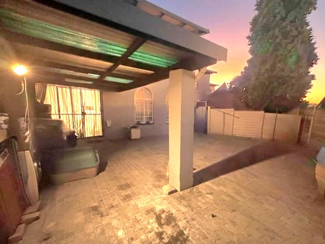 Townhouse for rent in Ekurhuleni, Gauteng