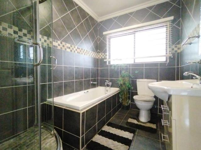 Townhouse for rent in Ekurhuleni, Gauteng
