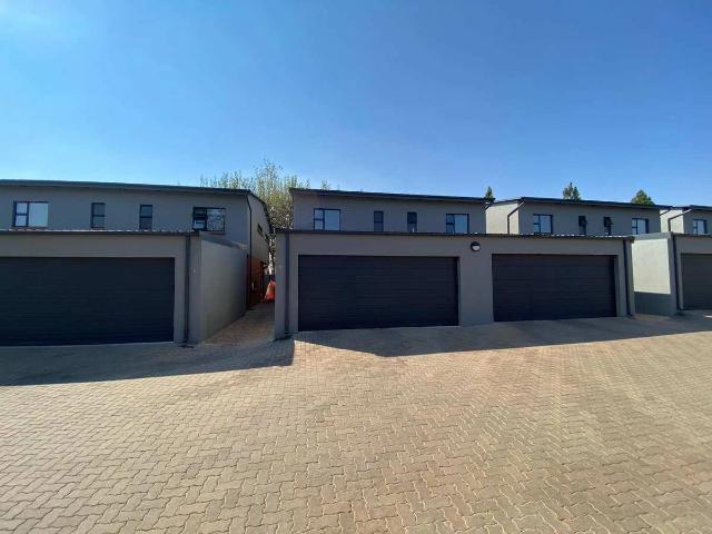 House for rent in Waterkloof, Gauteng