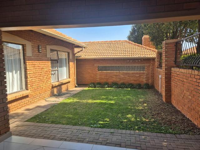 Townhouse for rent in Kungwini, Gauteng
