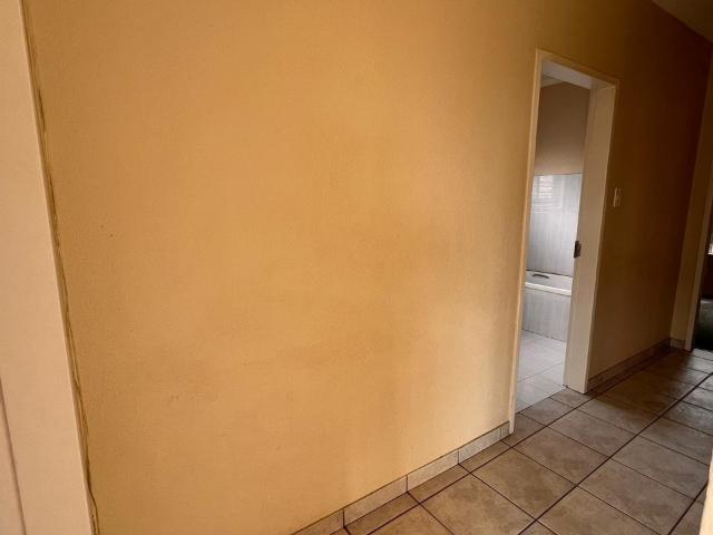 Townhouse for rent in Vosloorus, Gauteng