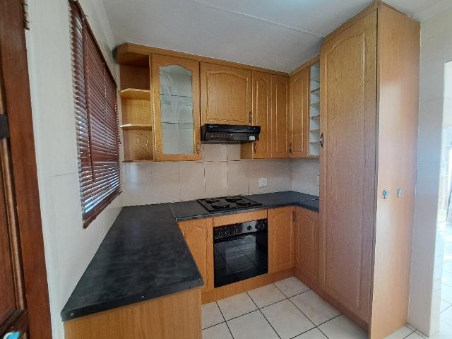 Townhouse for rent in Vosloorus, Gauteng