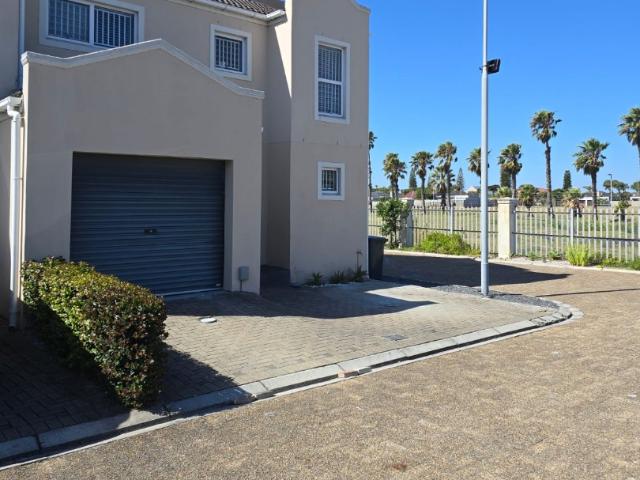 Townhouse for rent in Cape Town, Western Cape
