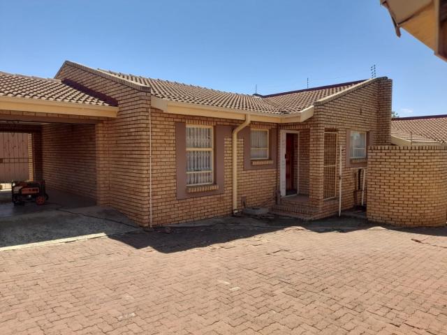 Townhouse for rent in Harrismith, Free State