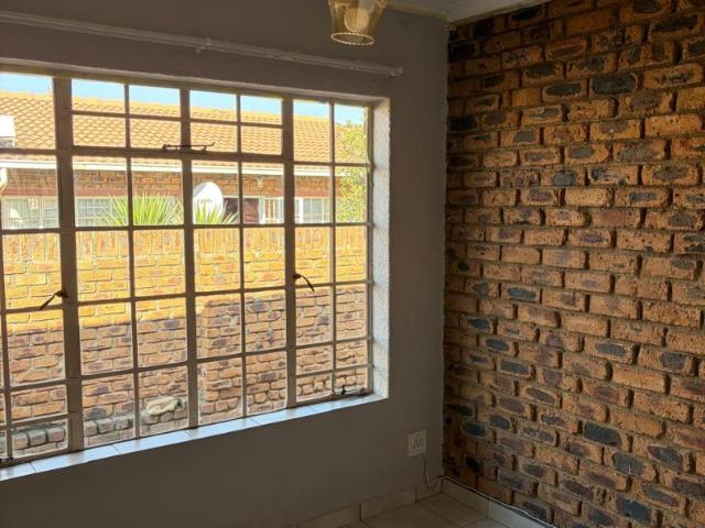 Townhouse for rent in Kagiso, Gauteng