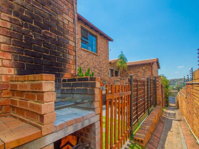 Townhouse for rent in Kagiso, Gauteng