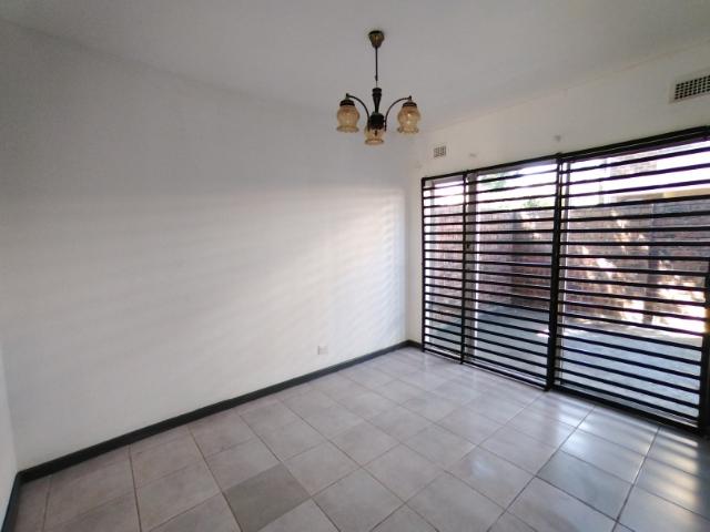 Townhouse for rent in Seaview, Kwazulu-natal