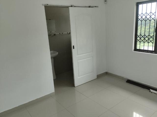 Townhouse for rent in Seaview, Kwazulu-natal