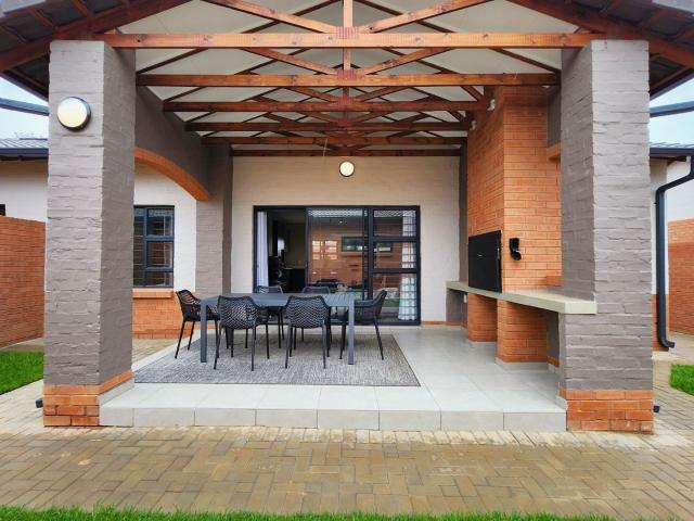 Townhouse for rent in Waterkloof, Gauteng