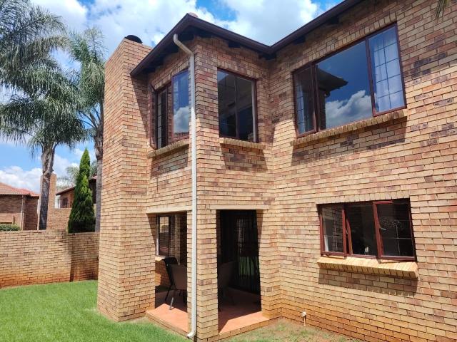 Townhouse for rent in Nooitgedacht, Gauteng