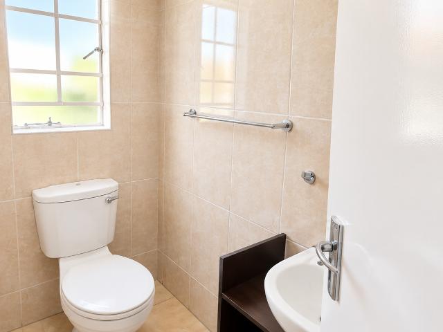 Townhouse for rent in Derby, North West