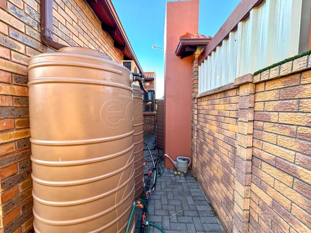 Townhouse for rent in Port Elizabeth, Eastern Cape