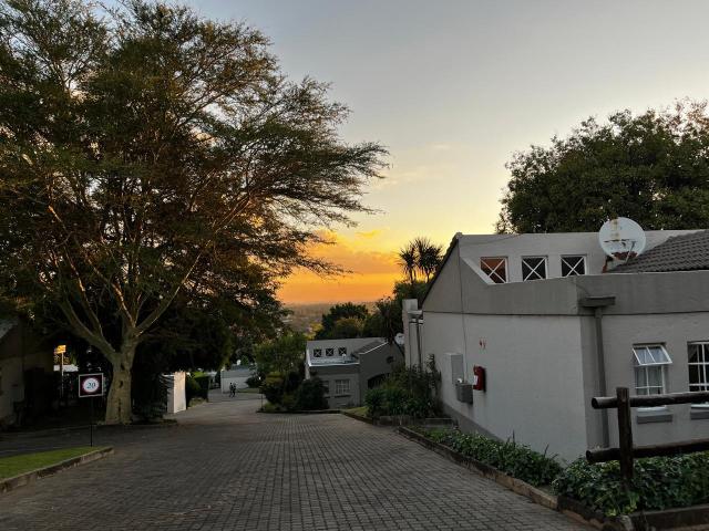 Townhouse for rent in Waterkloof, Gauteng