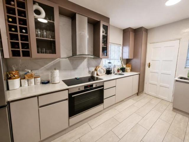 House for rent in Waterkloof, Gauteng