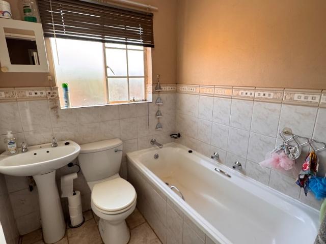 Townhouse for rent in Nooitgedacht, Gauteng
