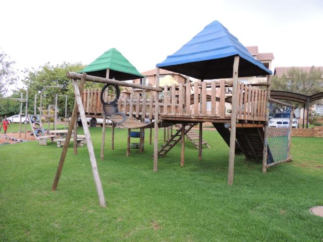 Townhouse for rent in Kagiso, Gauteng