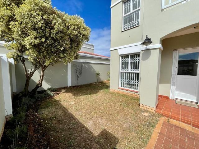 Townhouse for rent in Port Elizabeth, Eastern Cape