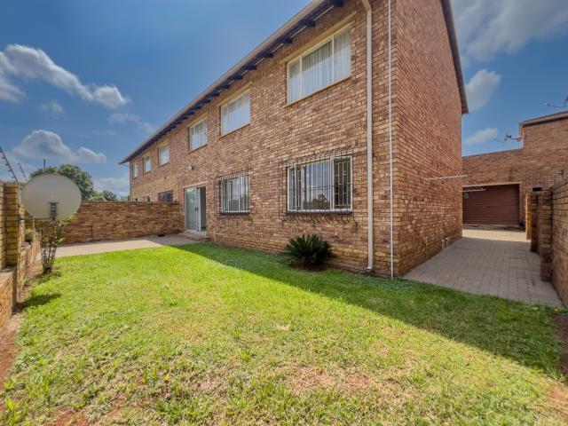 Townhouse for rent in Ekurhuleni, Gauteng