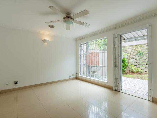 Townhouse for rent in Durban North, Kwazulu-natal