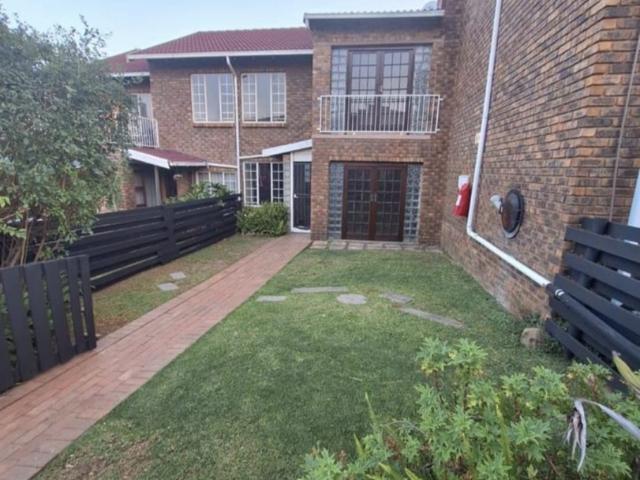 Townhouse for rent in Ekurhuleni, Gauteng