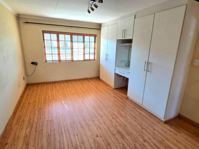 Townhouse for rent in Nooitgedacht, Gauteng