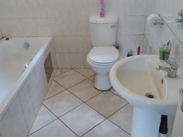 Townhouse for rent in Nooitgedacht, Gauteng