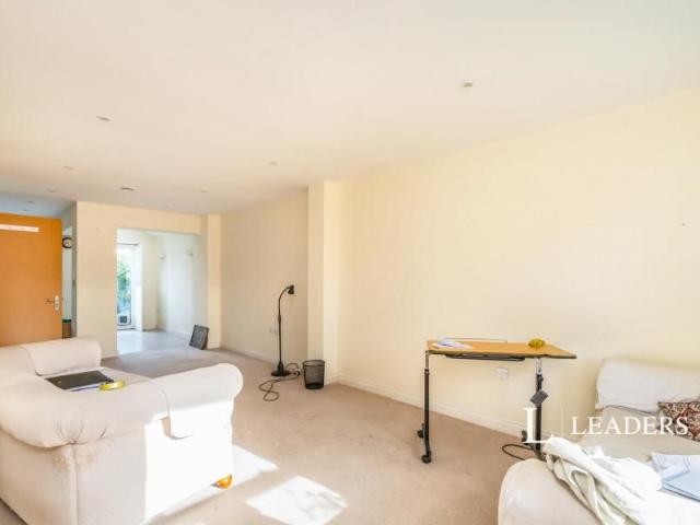 Townhouse for rent in Chichester