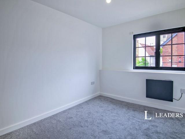 Townhouse for rent in Alton Barnes, Essex