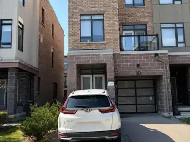 Townhouse for rent in Maple, Vaughan