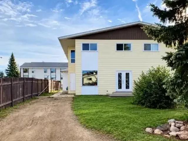 Townhouse for rent in Vegreville, Alberta