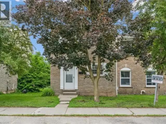 Townhouse for rent in Waterloo, Ontario