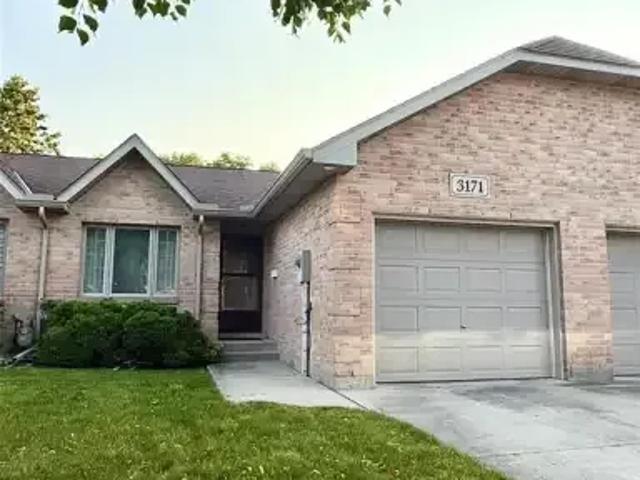 Townhouse for rent in Maidstone, Ontario
