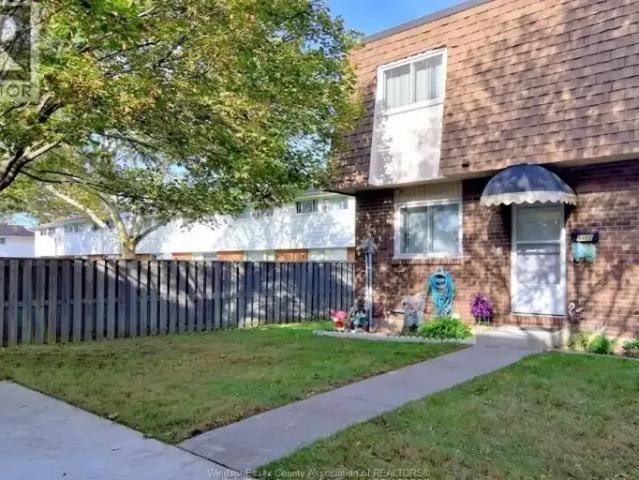 Townhouse for rent in Maidstone, Ontario
